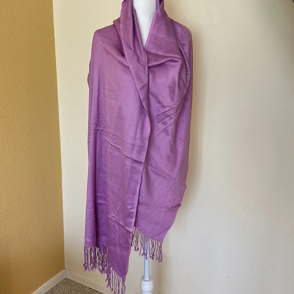 New pink/ light purple shawl with tassels.